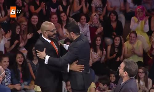 Elin Oğulları'nda Her Milletten Selamlaşma!