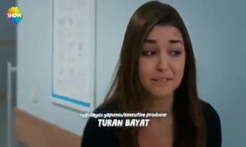 Hande Erçel'in Göz Ve Kulak Kanatan Rap Performansı