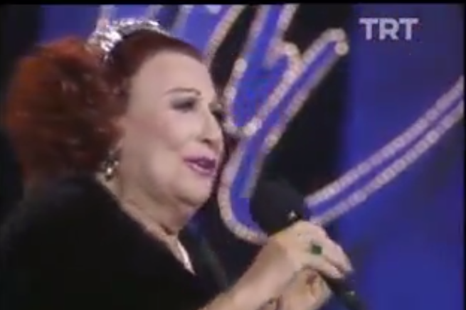 Müzeyyen Senar-Düşer Mi Şanına Ey Şeh-i Huban 