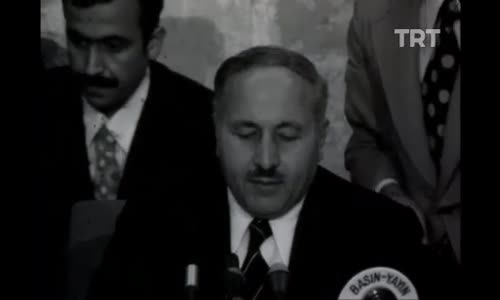 1974 Necmettin Erbakan Basın Toplantısı izle