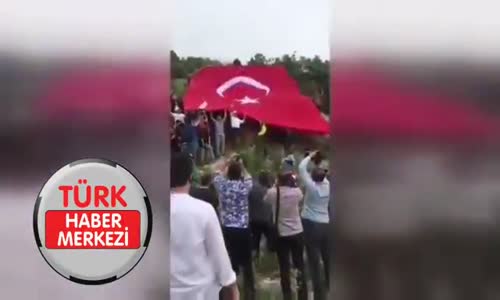 CHP Lideri Kılıçdaroğlu, Yola İnmek İsterken Kayarak Düştü 