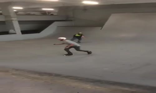 Gelişine Uçan Patenli