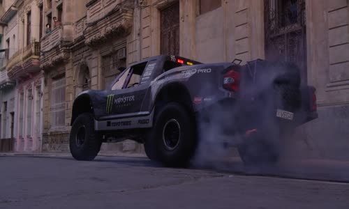 850 Beygirlik Canavar Küba Sokaklarında