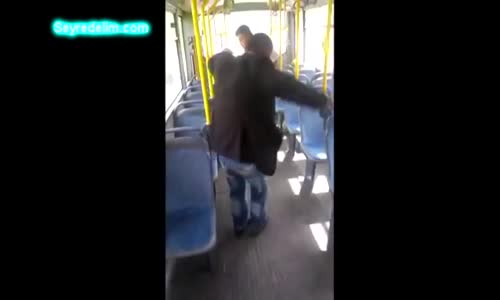 Halk Otobüsünde Korkunçlu Dans Eden Abiler