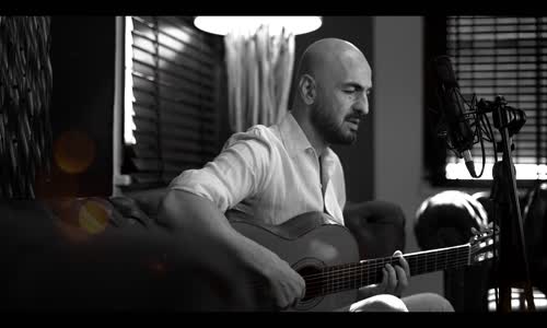 Soner Sarıkabadayı - Koparılan Çiçekler (Akustik)