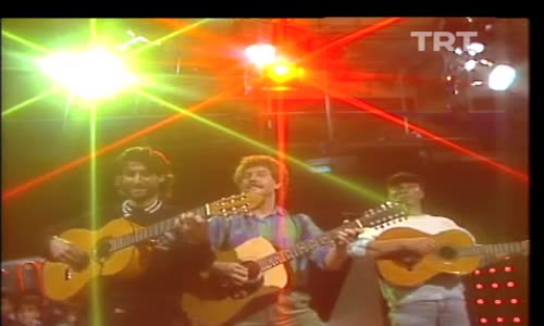 Grup Gündoğarken-Sarmaş Dolaş izle