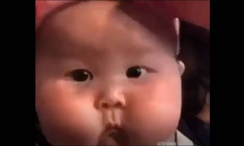 Patates Yanaklı Bebek