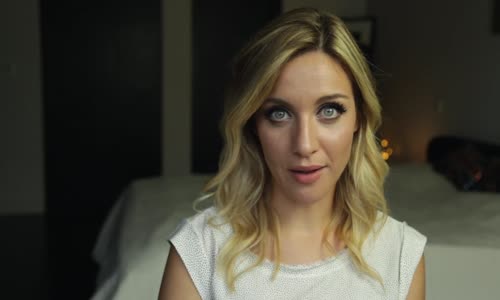 Merve Özkaynak Takma Gibi Doğal Kirpikler