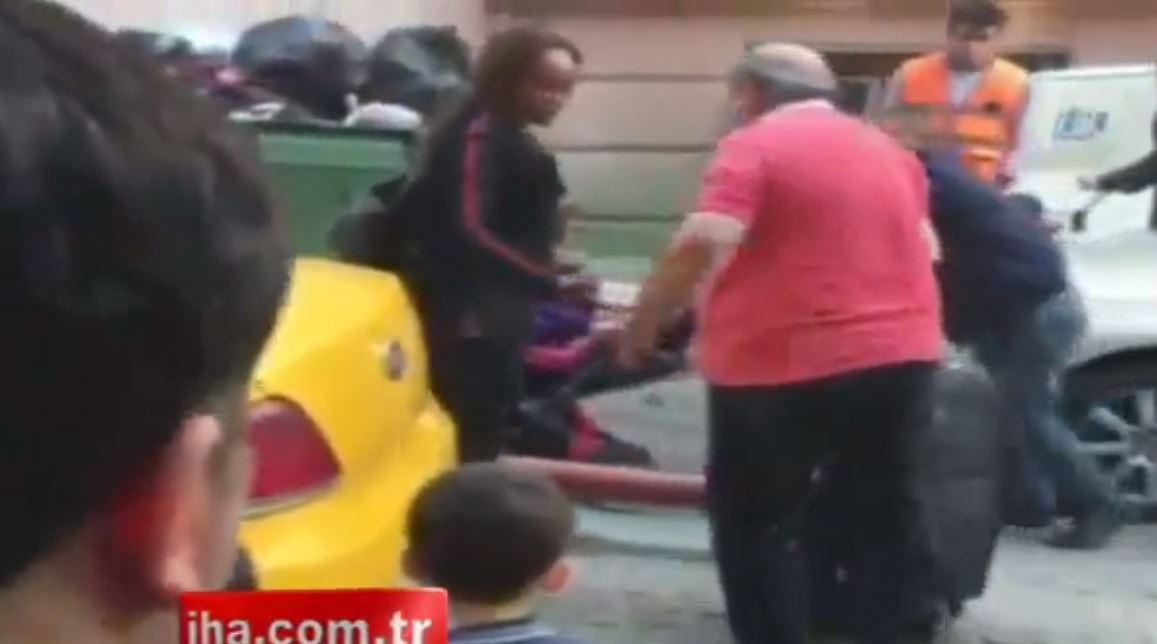 O Taksiciye Meslekten Men Geliyor