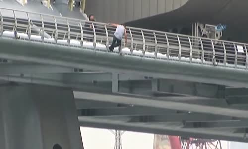 Haliç Metro Köprüsü'nden Atlayan Adam