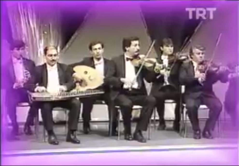 Yüksel Uzel Aynı Çatı Altında Aşkımız Bir Yalanmış 