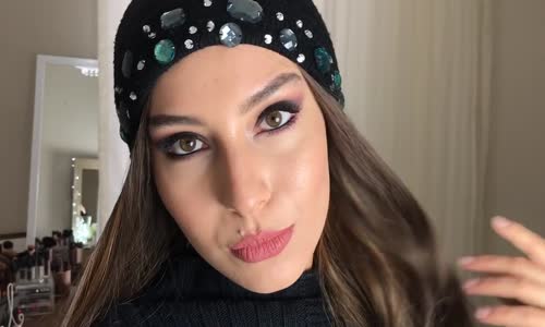 Selma Çiçekdal Klasik Siyah Dumanlı Göz Makyajı