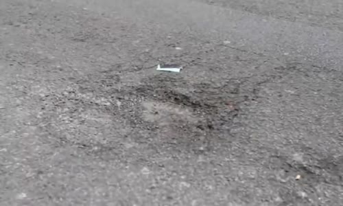 Elin adamı asfaltı bakın nasıl tamir ediyor!!!