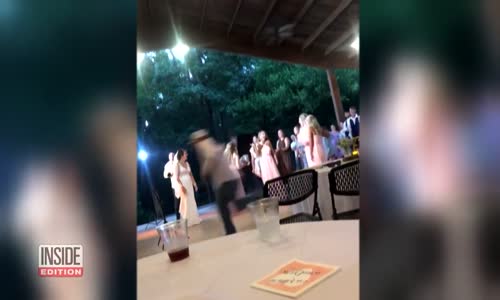 Kız Arkadaşının Gelin Çiçeğini Yakaladığını Görünce Tüyen Eleman