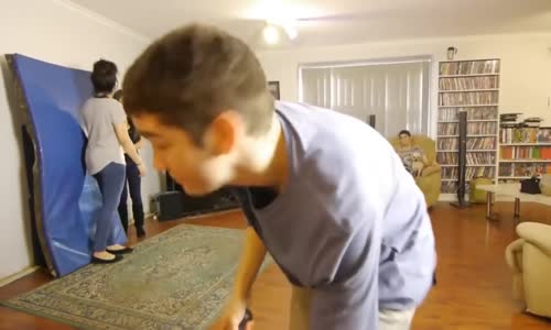 Bıçağı Kızın Kafasına Saplayan Bıçak Ustası Genç