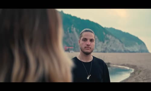 Bora Denev - Gidiyorum 