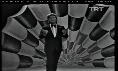 Zeki Müren-Anlatılmaz Bin Dert İle Geçiyor Çileli Ömrüm izle