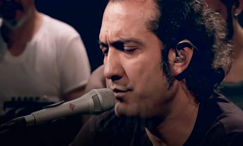 Kıraç - Bir Garip Aşk Bestesi (Akustik)