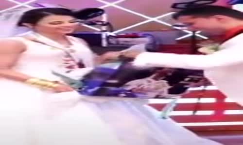 Düğünde PlayStation Hediye Edilen Damadın Aşırı Mutluluğu