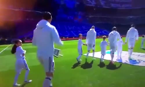 Cristiano Ronaldo Minik Kızın Aklını Aldı