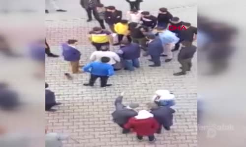 Çocuğa Taciz Şüphelisini Dövüp Polise Teslim Ettiler