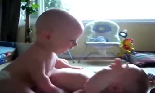 Bebeklerin Komik Oyunları