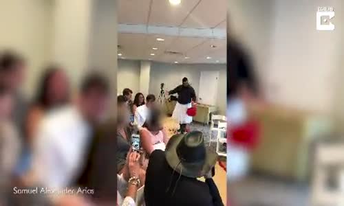 Abisinin Düğününde Çiçekçi Kız Olan Eleman 