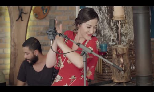Ezgi Eyüboğlu - Sevdaluk Zor Zanaat (Akustik)