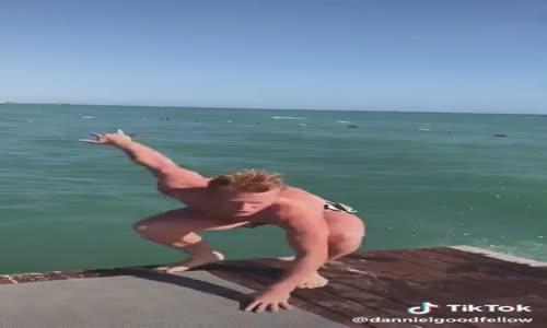 Düşük Bütçeli Yenilmezler Fragmanı - Türkiye