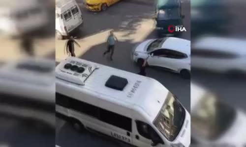 Esenyurt’ta taksici, ücret tartışması yaşadığı yolcuyu tekme tokat dövdü 