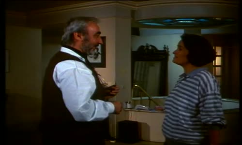 Şener Şen'den Müjde Ar'a Sinema Teklifi