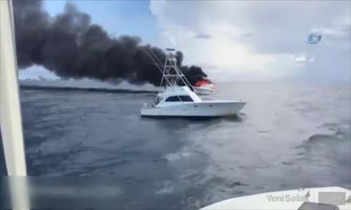 Tekne Denizin Ortasında Alev Alev Yandı