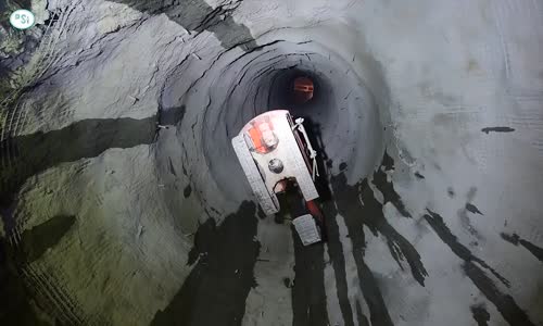 İş Makinelerinin Gökyüzünde Dans Etmesi