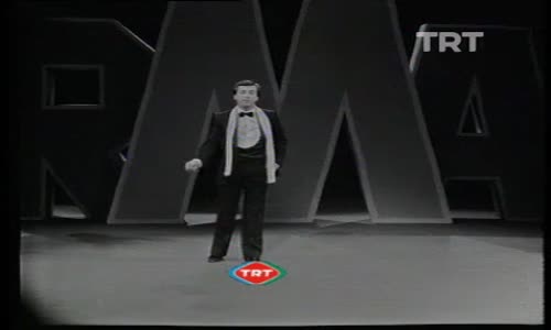 İlhan İrem-Ben Değilim İzle