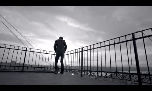 İrem Derici - Bensiz Yapamazsın