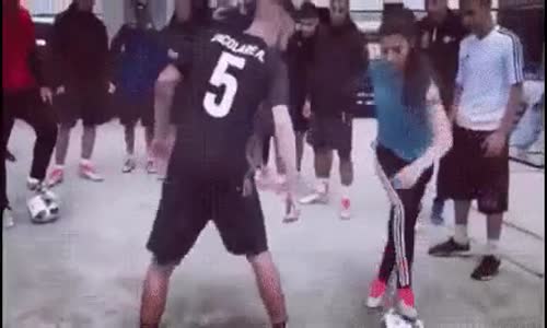 Ponpon Kız Olarak Bilirdik.