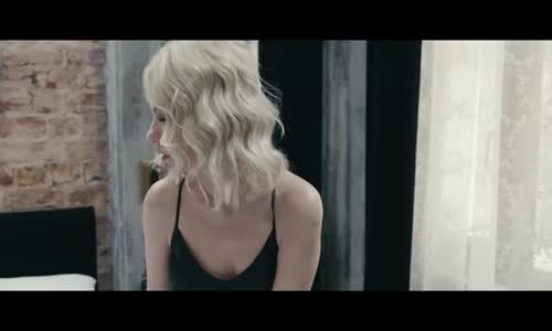 Seçil Gür feat. Serdar Ortaç - Sebepsiz Çiçek 