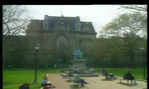 Turgut Özal'a Fahri Doktora Diploması izle