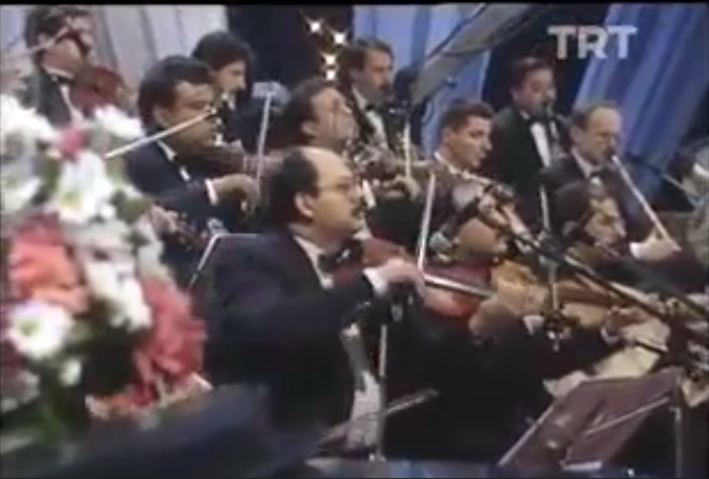 Zekai Tunca-Yok Başka Yerin Lütfu Ne Yazdan Ne De Kıştan 