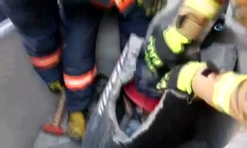 Künkün İçine Sıkışan Çocuğu İtfaiye Ekipleri Kurtardı