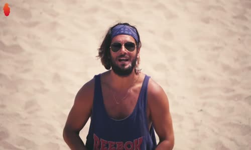 Amerika 'da Los Angeles Sahilinde İnsanlara Güneş Yağı Sürme Testi