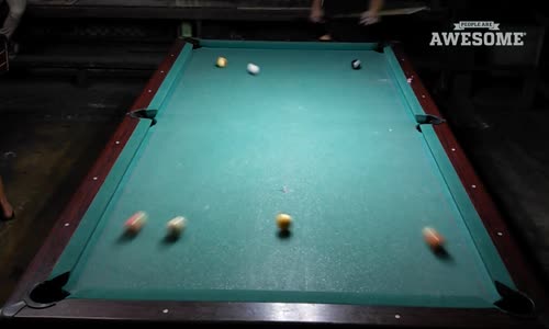 İnsanın Ağzı İki Karış Havada İzleyeceği Mükemmel Bilardo Hareketleri