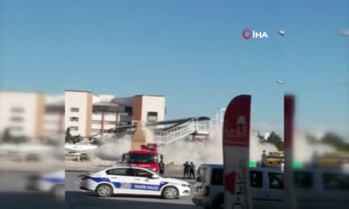 Caminin minaresi böyle yıkıldı 