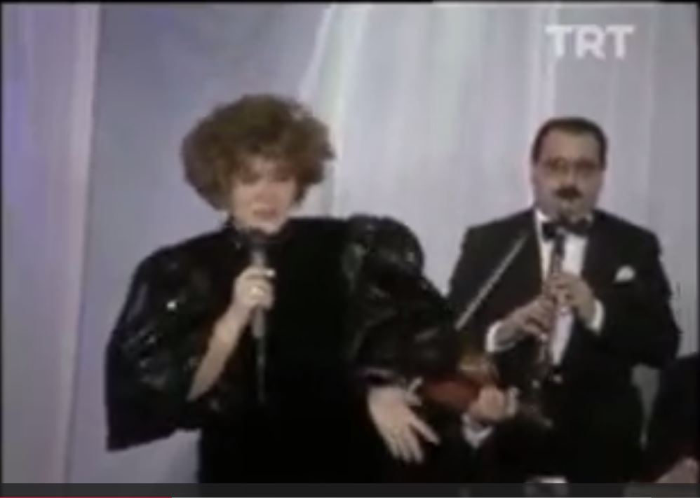 Yüksel Uzel Sevmediklerinle Gönül Avutma