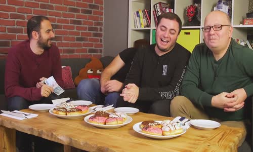 Donut Yeme Kapışması - Kim Pes Edecek ?