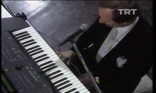 Müşerref Akay-Bir İhtimal Daha Var izle