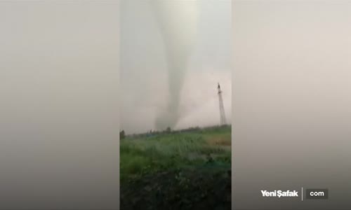 Şiddetli Hortum Köyü Yerle Bir Etti