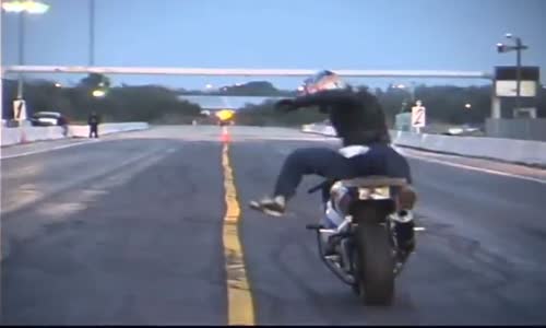 Motosiklet'le Show Yapayım Derken Malum Yerden Olan Adam
