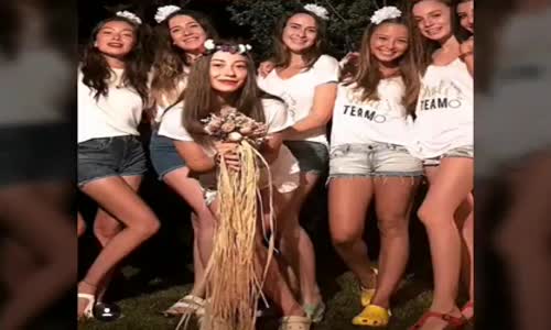  Neslihan Atagül Arkadaşının Bekarlığa Veda Partisinde