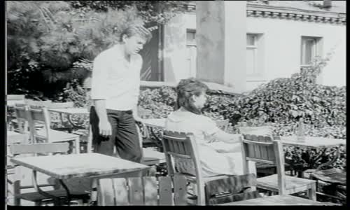 Ben De Senden Hoşlanıyorum Belki De Seviyorum